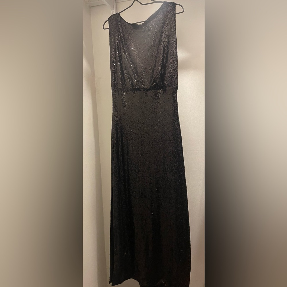 Sequin maxi dress. Perfect for special events.